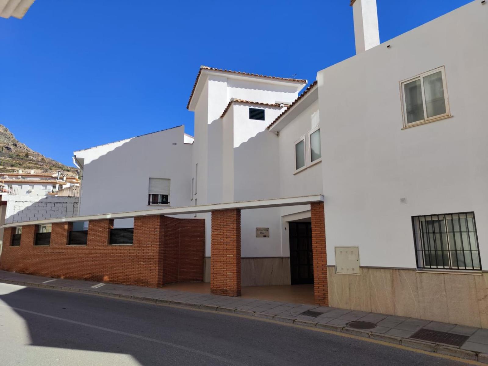Moderno Y Confortable En Gueejar Sierra, Con Aparcamiento, Terraza, Wi-fi Apartment *